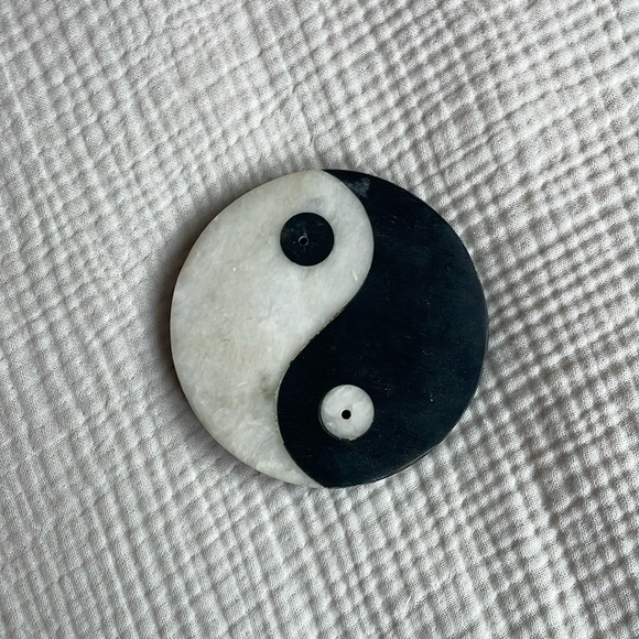 marble yin+yang incense holder - Picture 1 of 3